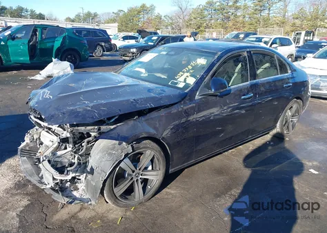 2022 Mercedes-Benz C 300 4Matic z USA, uszkodzony, nr VIN W1KAF4HB3NR020896